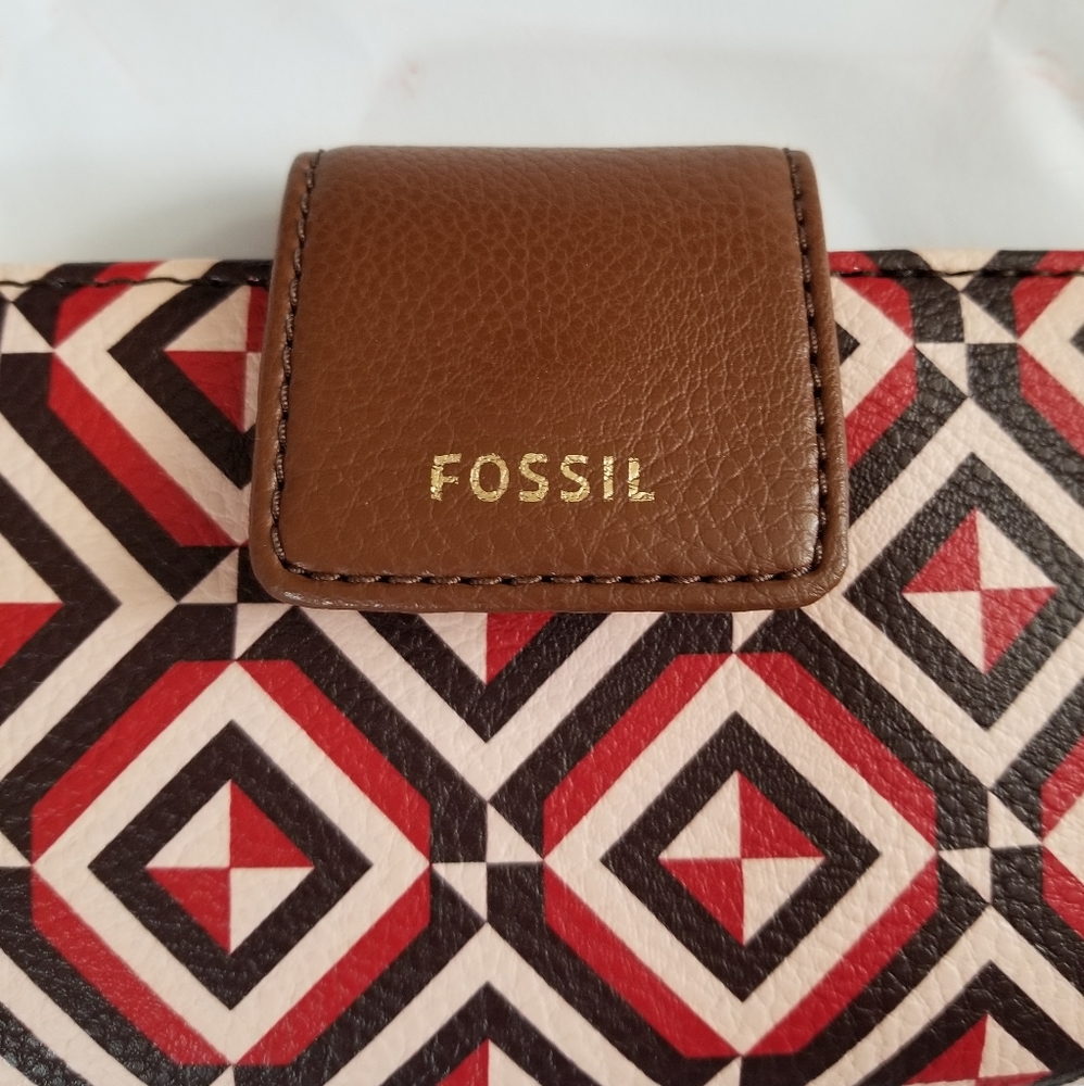⭐SOLD⭐Fossil Leather Wallet - Picture 3 of 9